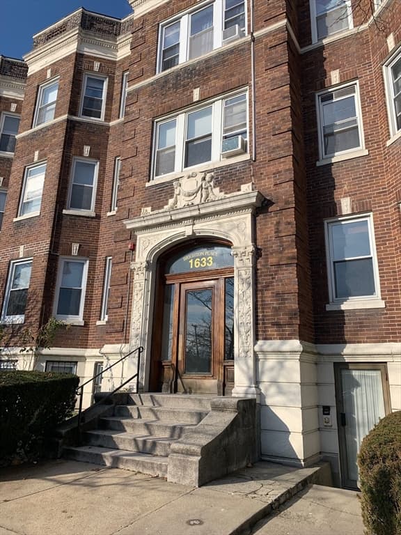 1633 Commonwealth Ave # 1, Boston MA 02135