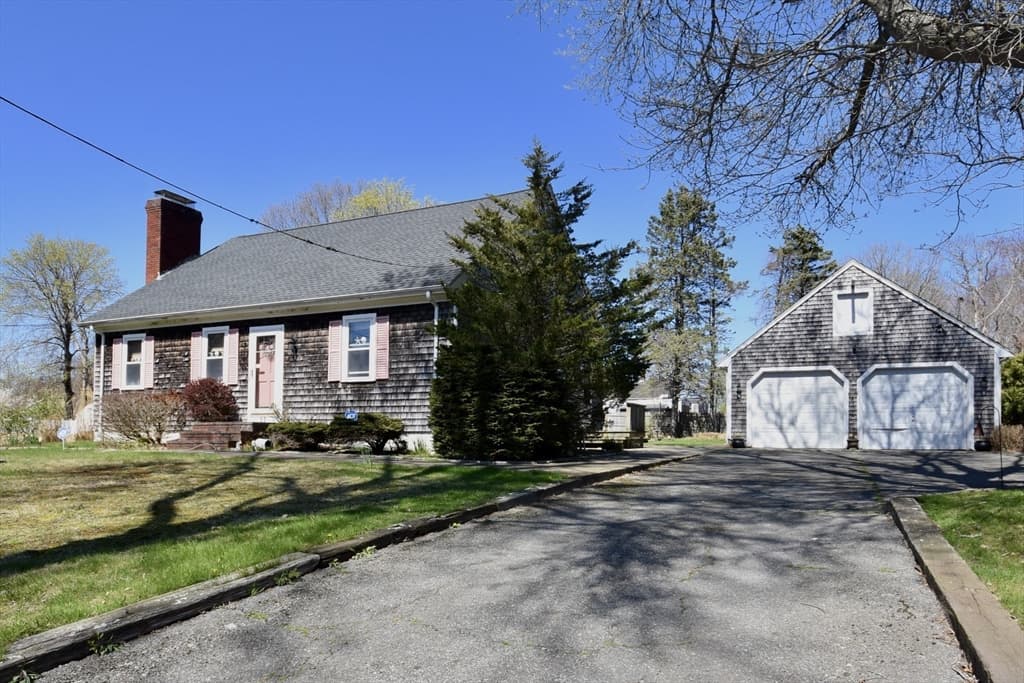 33 Terry Drive, Dartmouth MA 02748