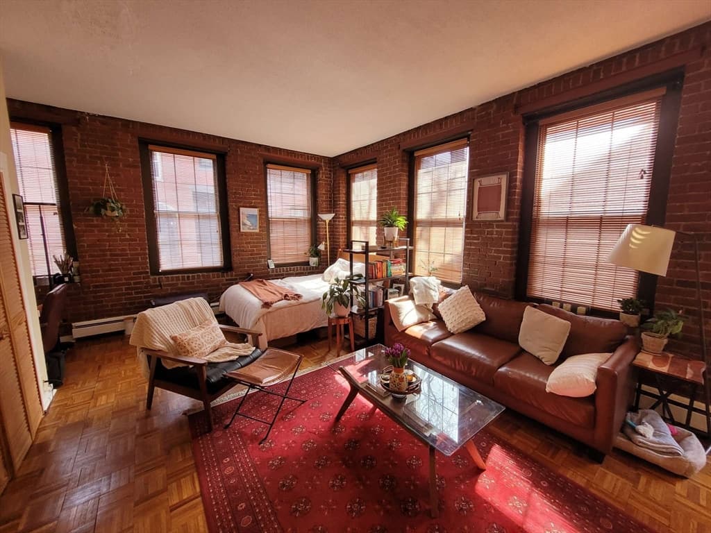 Condominium at 19 Fayette St # 3, Boston MA 02116, Boston, photo 4 of 11