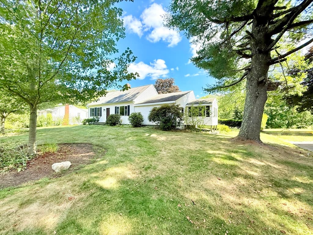 Single Family Residence at 975 S Main St, Bellingham MA 02019, photo 2 of 38