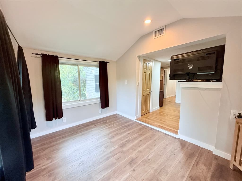 Single Family Residence at 975 S Main St, Bellingham MA 02019, photo 17 of 38