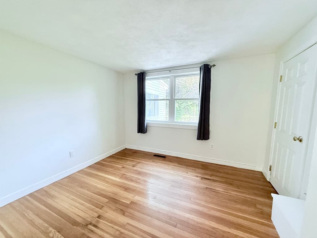 Single Family Residence at 975 S Main St, Bellingham MA 02019, photo 12 of 38