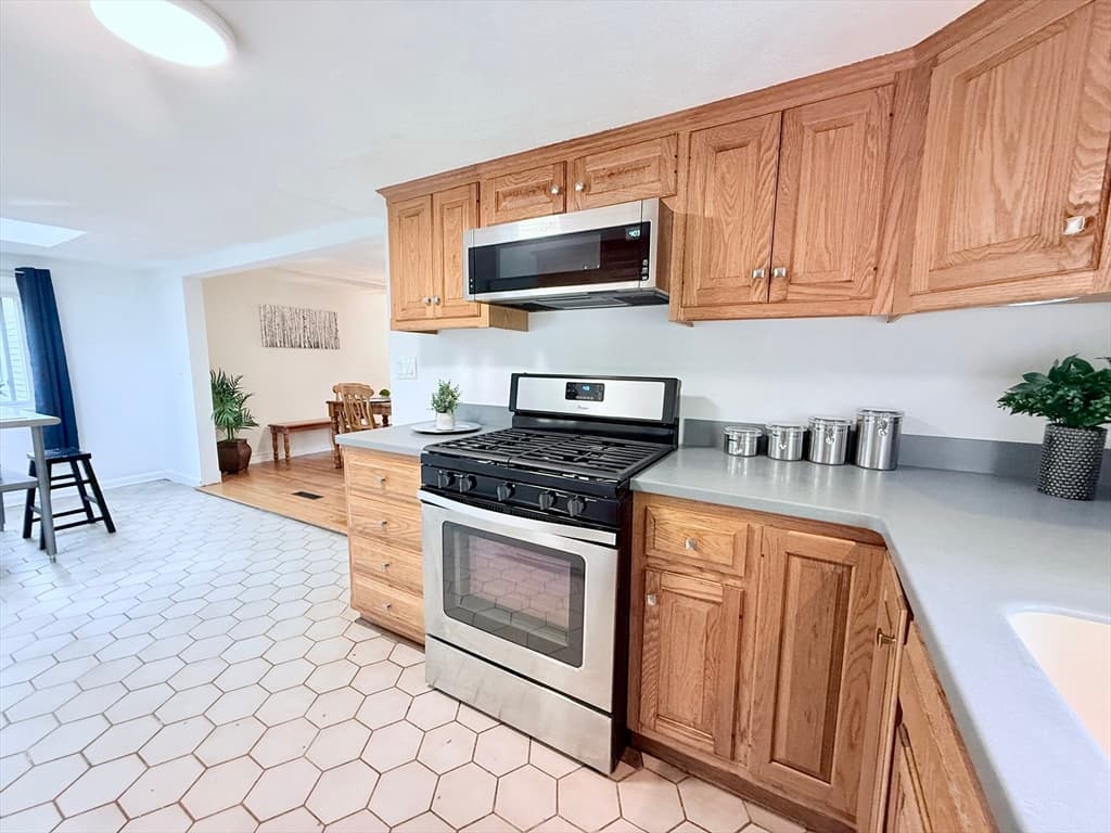 Single Family Residence at 975 S Main St, Bellingham MA 02019, photo 22 of 38