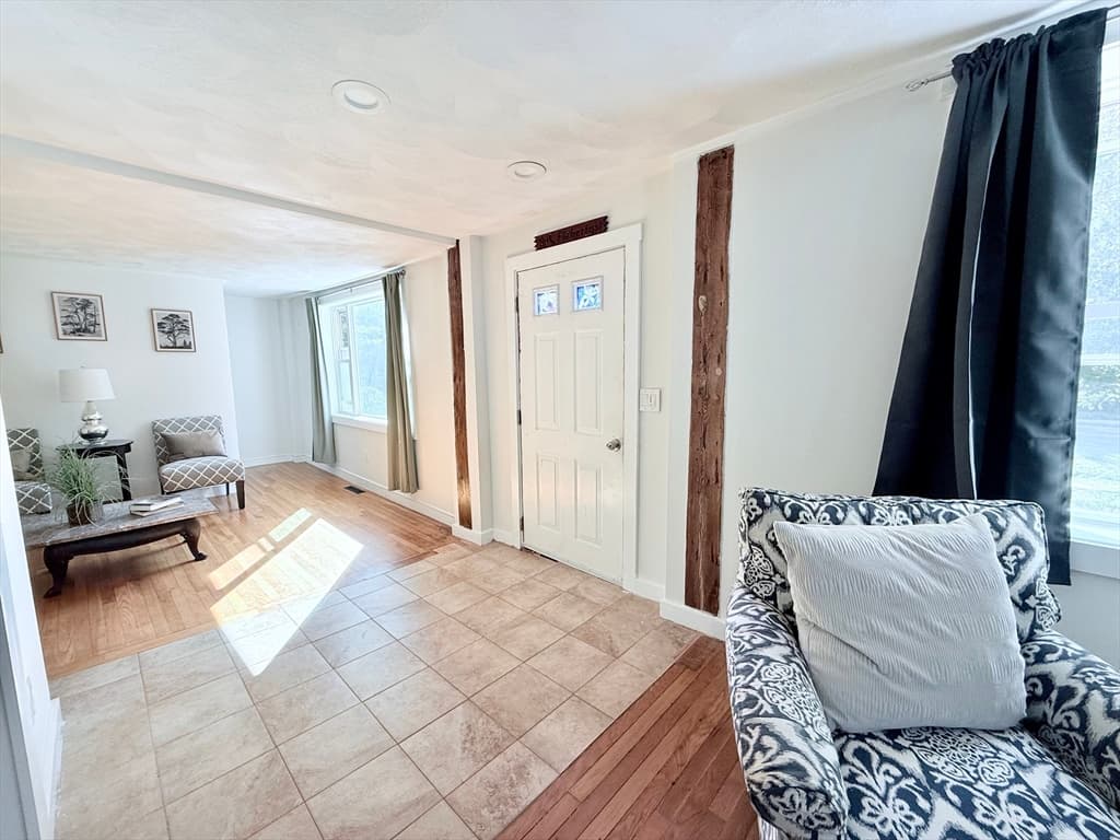 Single Family Residence at 975 S Main St, Bellingham MA 02019, photo 3 of 38