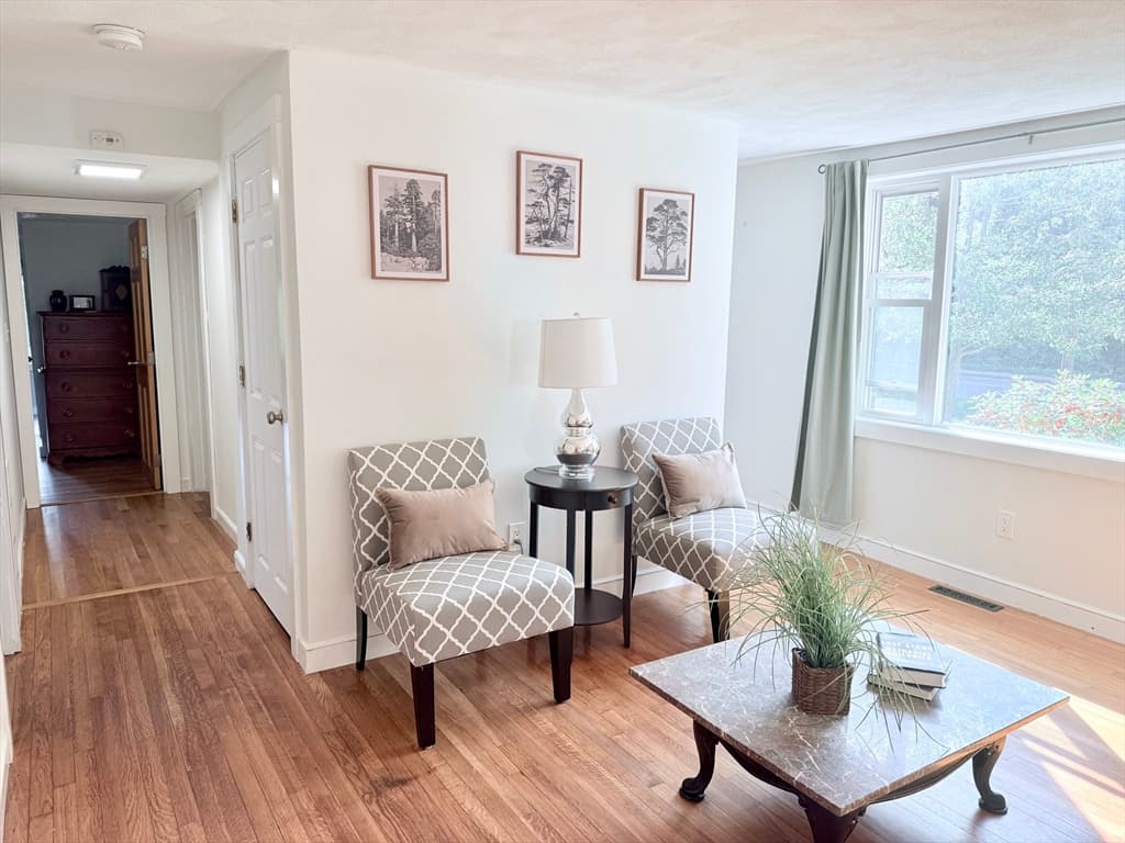 Single Family Residence at 975 S Main St, Bellingham MA 02019, photo 10 of 38