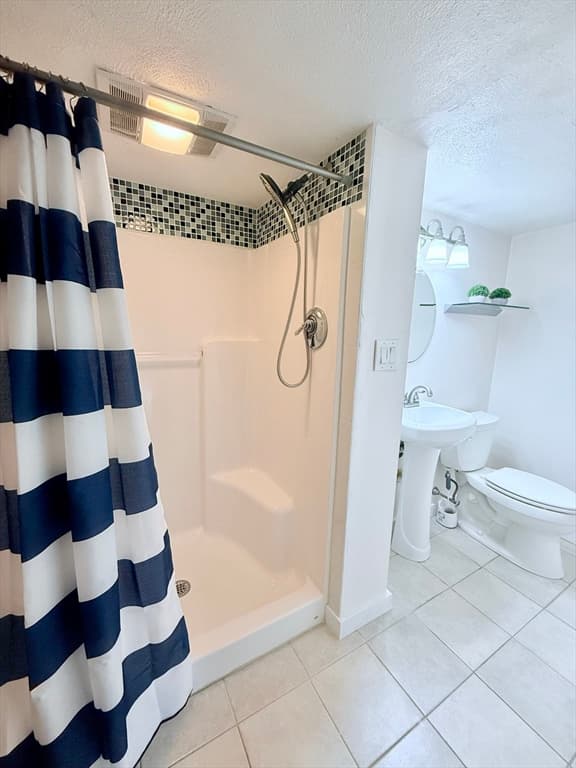 Single Family Residence at 975 S Main St, Bellingham MA 02019, photo 19 of 38