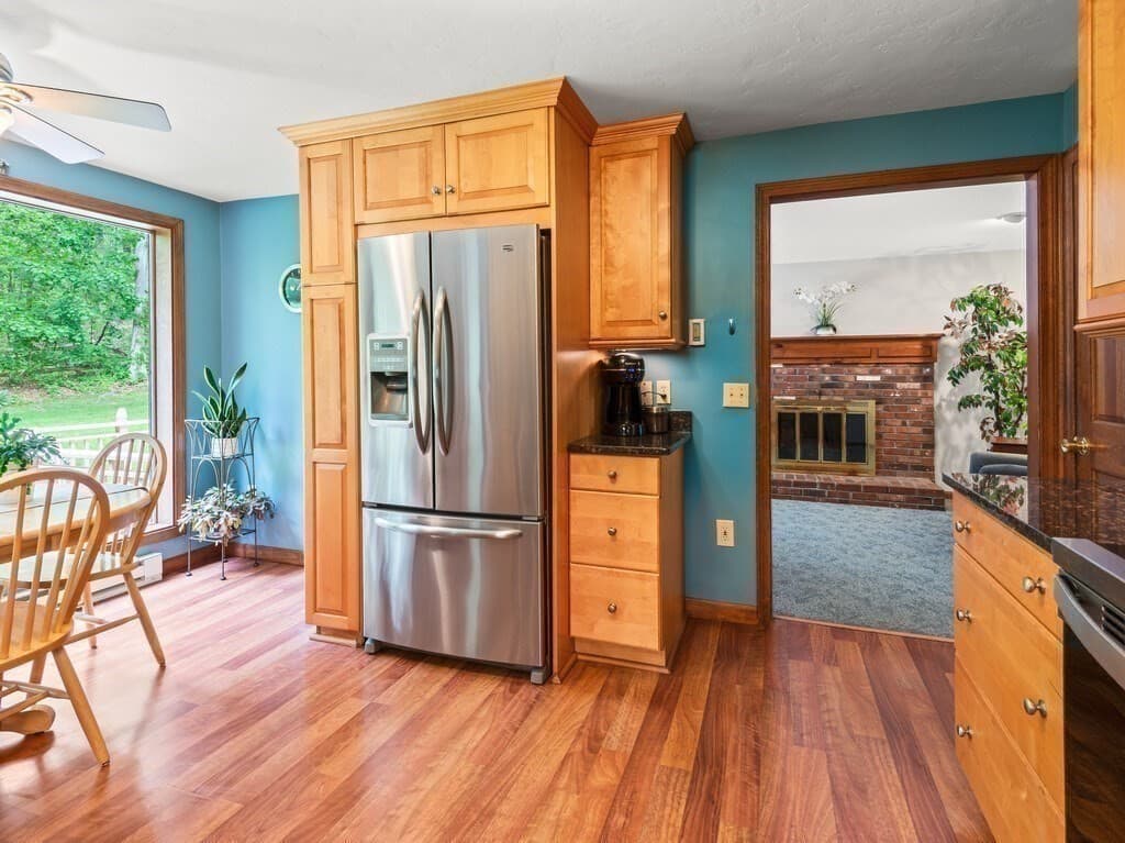 Single Family Residence at 3 Oakwood Dr, Webster MA 01570, Webster, photo 17 of 39