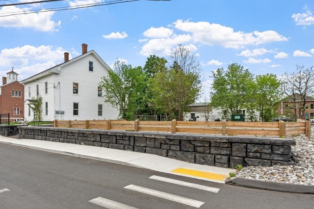 4 Family at 91 Canal St, Athol MA 01331, photo 6 of 42