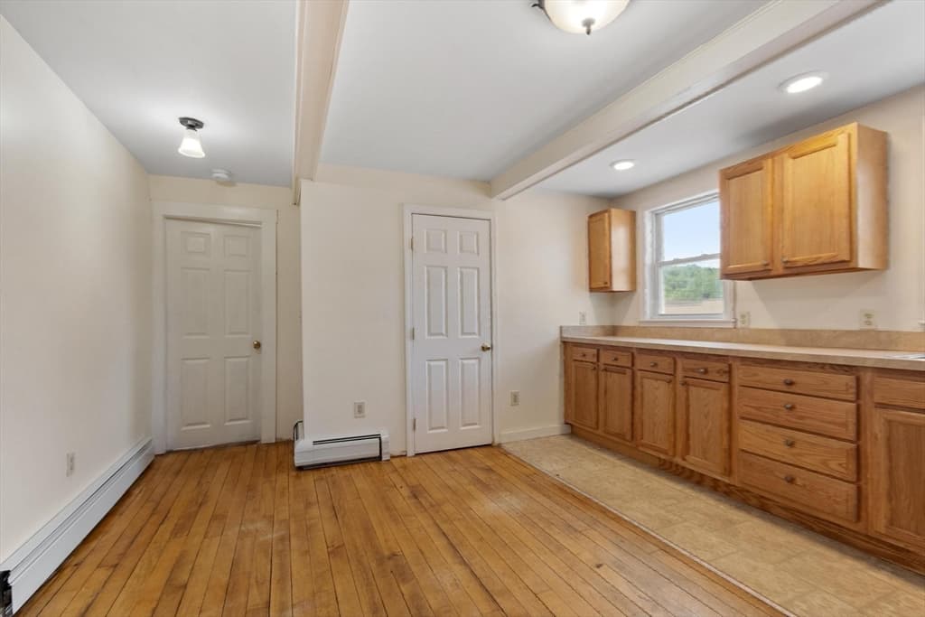 4 Family at 91 Canal St, Athol MA 01331, photo 12 of 42