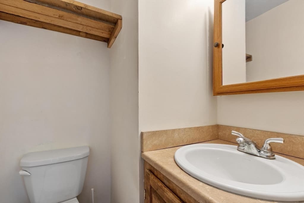 4 Family at 91 Canal St, Athol MA 01331, photo 15 of 42