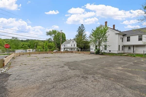 4 Family at 91 Canal St, Athol MA 01331, photo 8 of 42