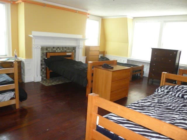 Single Family Residence at 52 Ash St, New Bedford MA 02740, New Bedford, photo 17 of 25