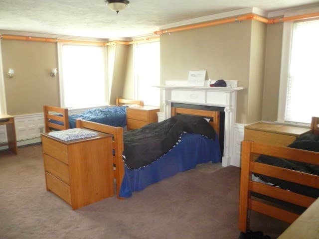 Single Family Residence at 52 Ash St, New Bedford MA 02740, New Bedford, photo 16 of 25