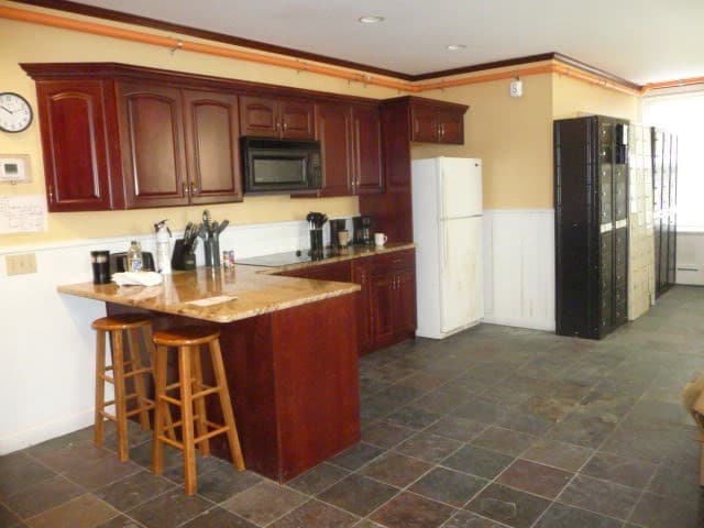 Single Family Residence at 52 Ash St, New Bedford MA 02740, New Bedford, photo 7 of 25