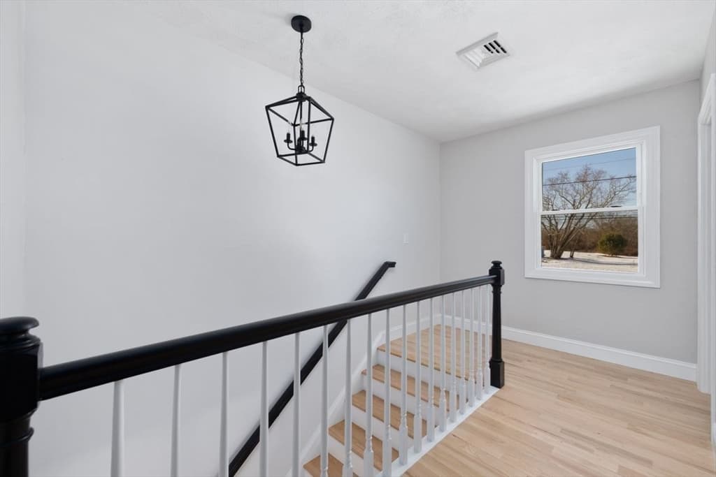 36 Kinnicutt Ave, Warren RI 02885 photo 10