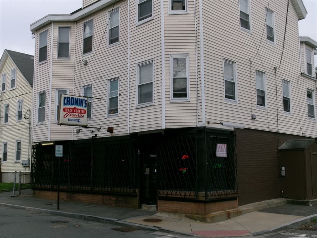 4 Family at 38 Adams Street, Taunton MA 02780, Taunton, photo 7 of 9