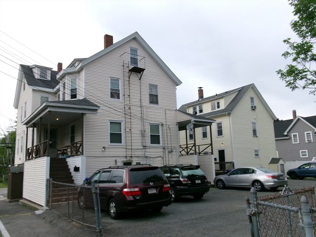 4 Family at 38 Adams Street, Taunton MA 02780, Taunton, photo 8 of 9