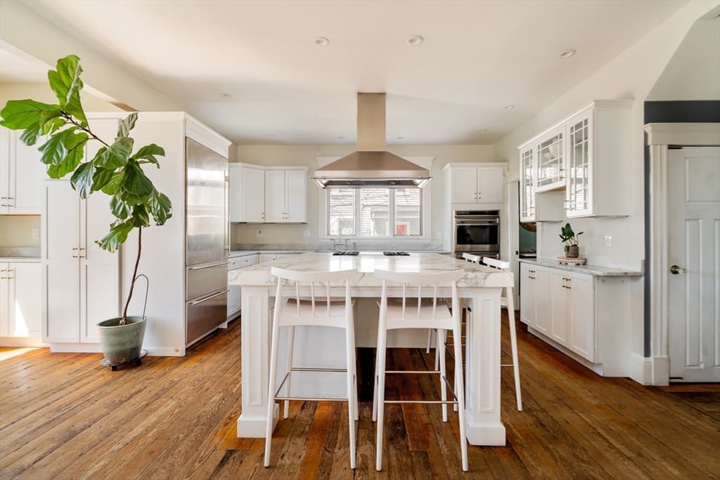 70 Oxford St, Somerville MA 02143 photo 2