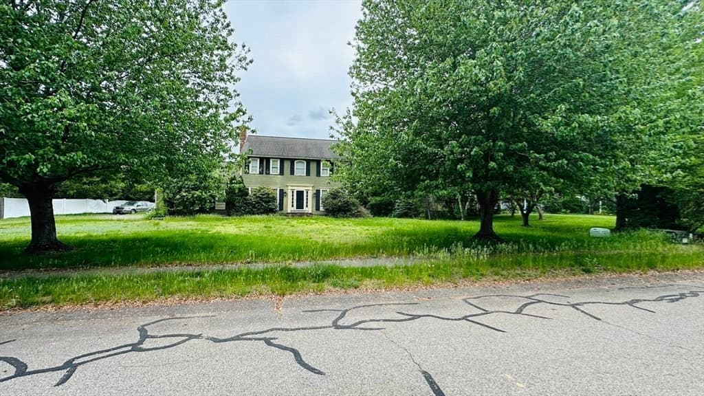 Single Family Residence at 4 Canoe River Rd, Easton MA 02334, photo 2 of 9