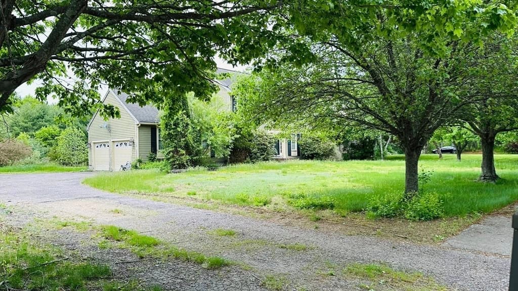 Single Family Residence at 4 Canoe River Rd, Easton MA 02334, photo 3 of 9