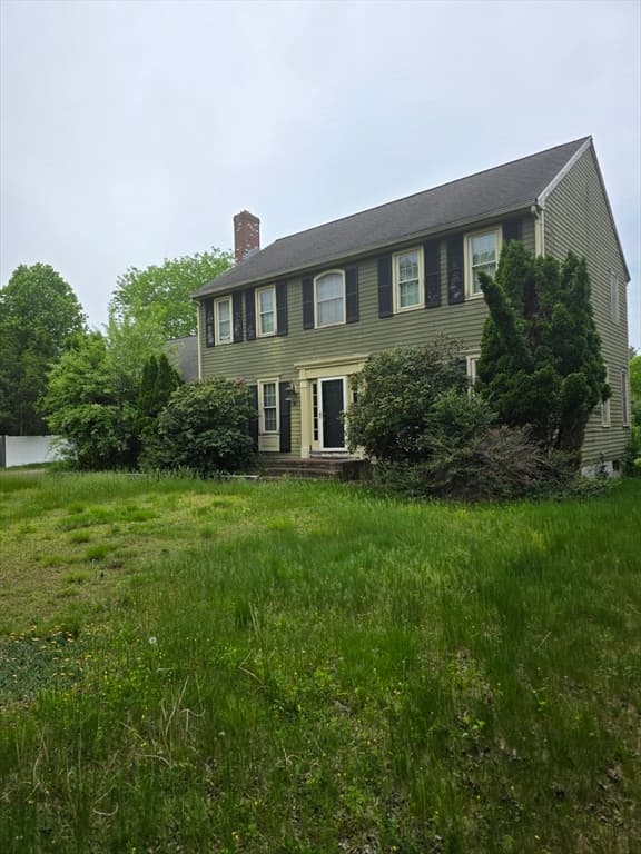 Single Family Residence at 4 Canoe River Rd, Easton MA 02334, photo 8 of 9
