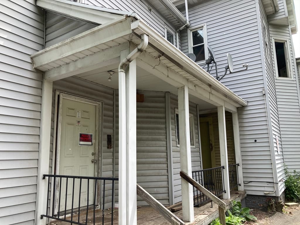 4 Family at 223 Elm, Holyoke MA 01040, Holyoke, photo 6 of 14