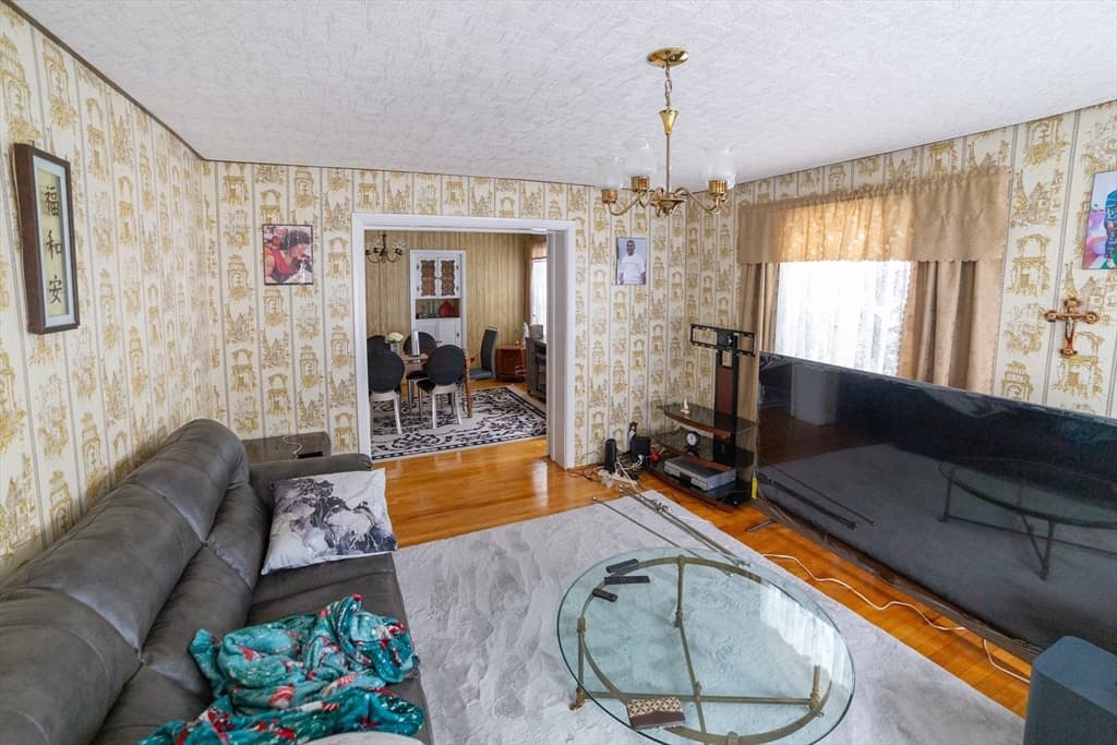 5 Suffield St, Worcester MA 01610 photo 10