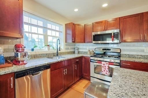 Condominium at 8 Patriot Blvd # 8, Hopkinton MA 01748, photo 10 of 29