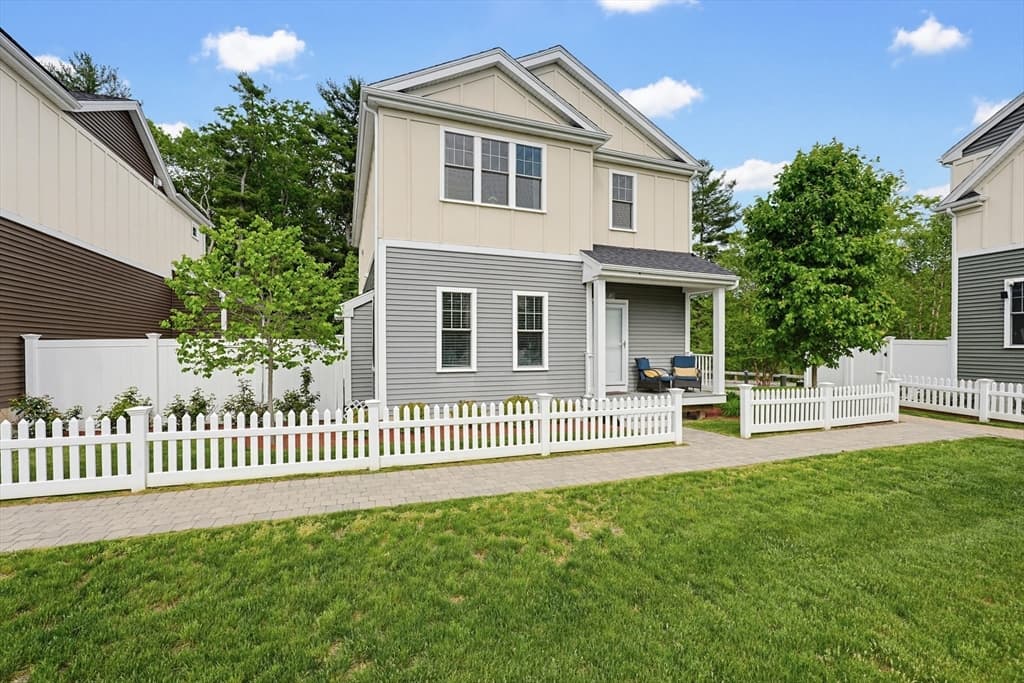27 Cleary Cir # 27, Norfolk MA 02056 photo 2