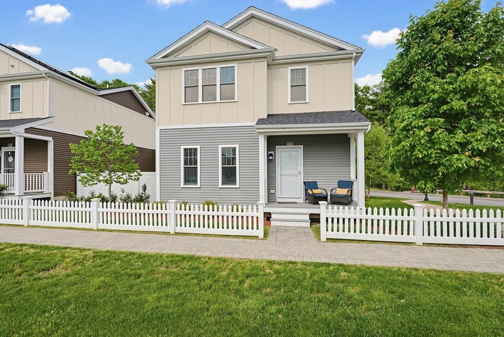 27 Cleary Cir # 27, Norfolk MA 02056