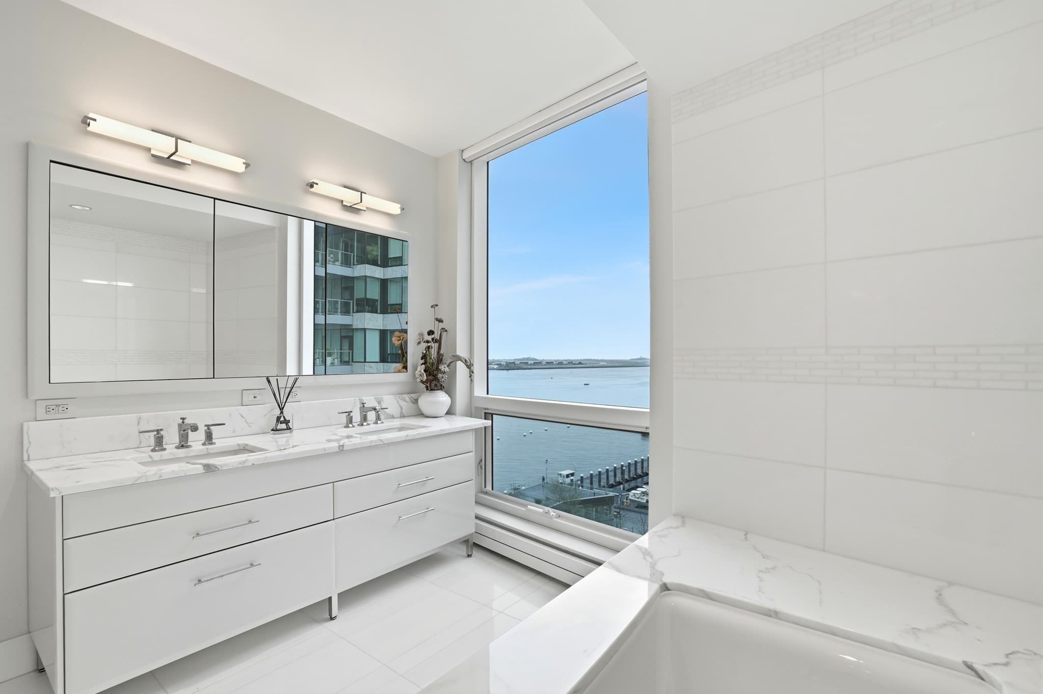 Condominium at 22 Liberty Dr # 9F, Boston MA 02110, photo 20 of 37