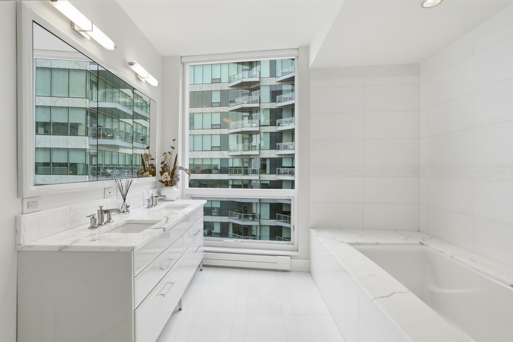 Condominium at 22 Liberty Dr # 9F, Boston MA 02110, photo 19 of 37