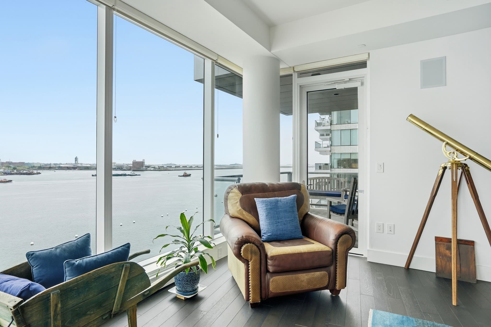 Condominium at 22 Liberty Dr # 9F, Boston MA 02110, photo 8 of 37