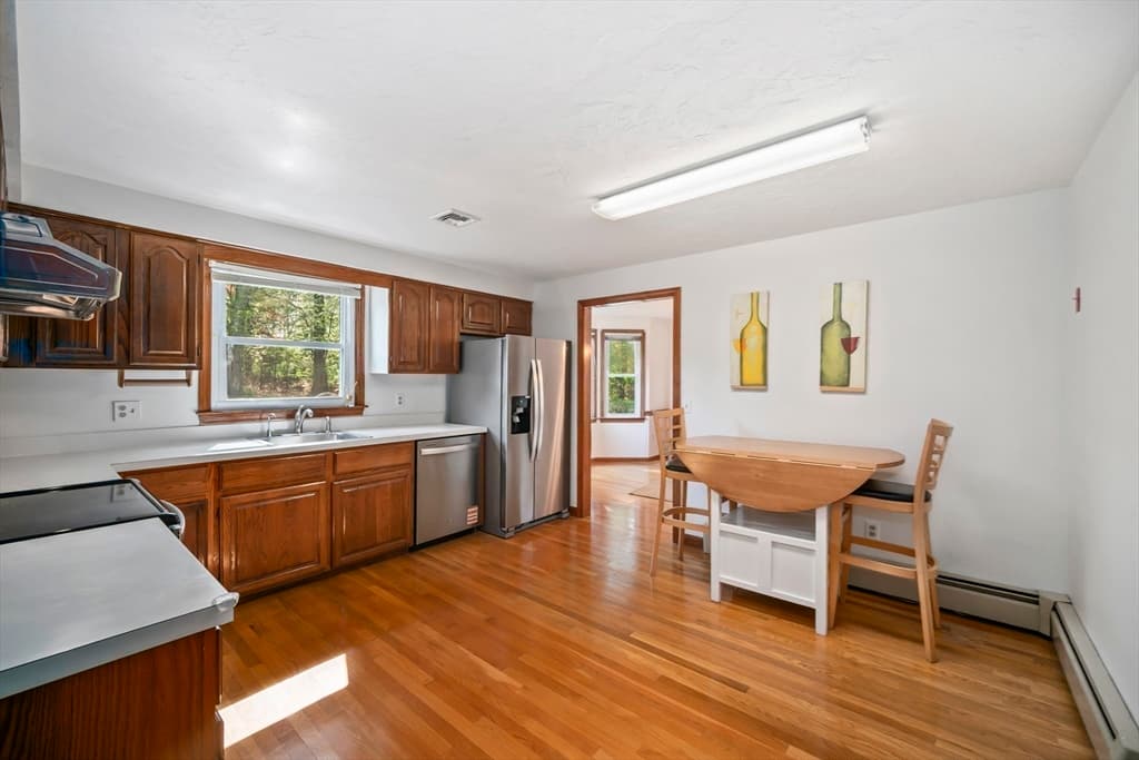 Single Family Residence at 9 Northbriar Road, Acton MA 01720, photo 6 of 32