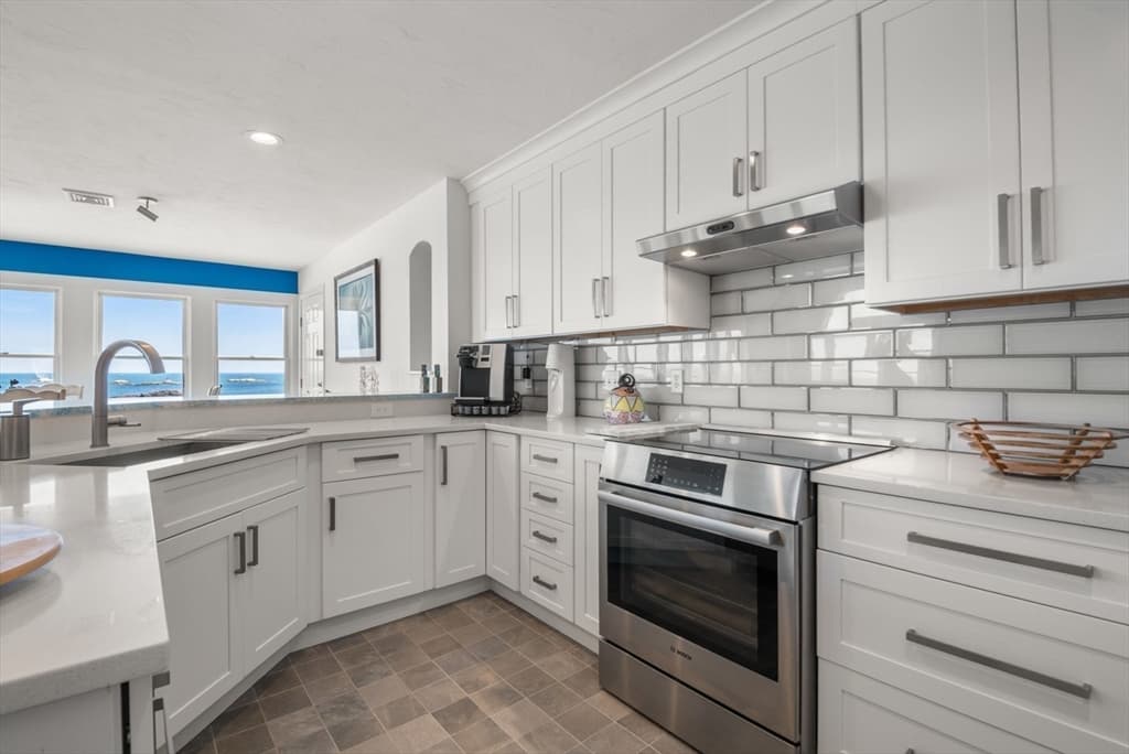 Condominium at 66 Glades Road # 8, Scituate MA 02066, photo 13 of 27