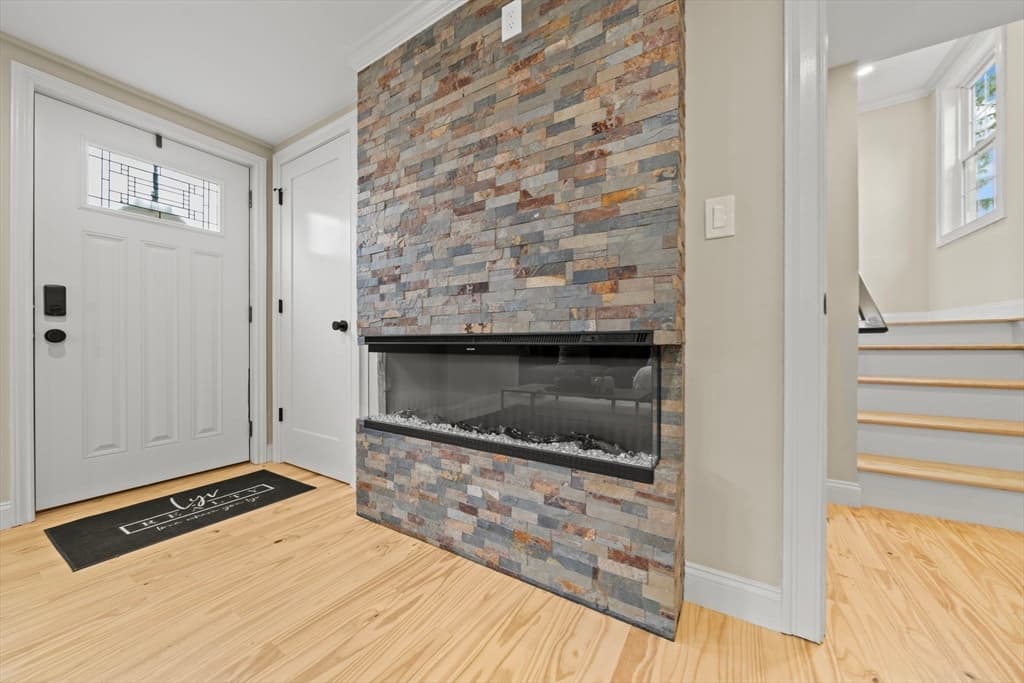 Condominium at 162 High St # B, Danvers MA 01923, photo 13 of 32