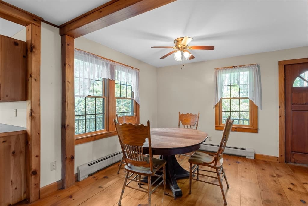 Single Family Residence at 362 Snows Pond Rd, Rochester MA 02770, photo 8 of 41