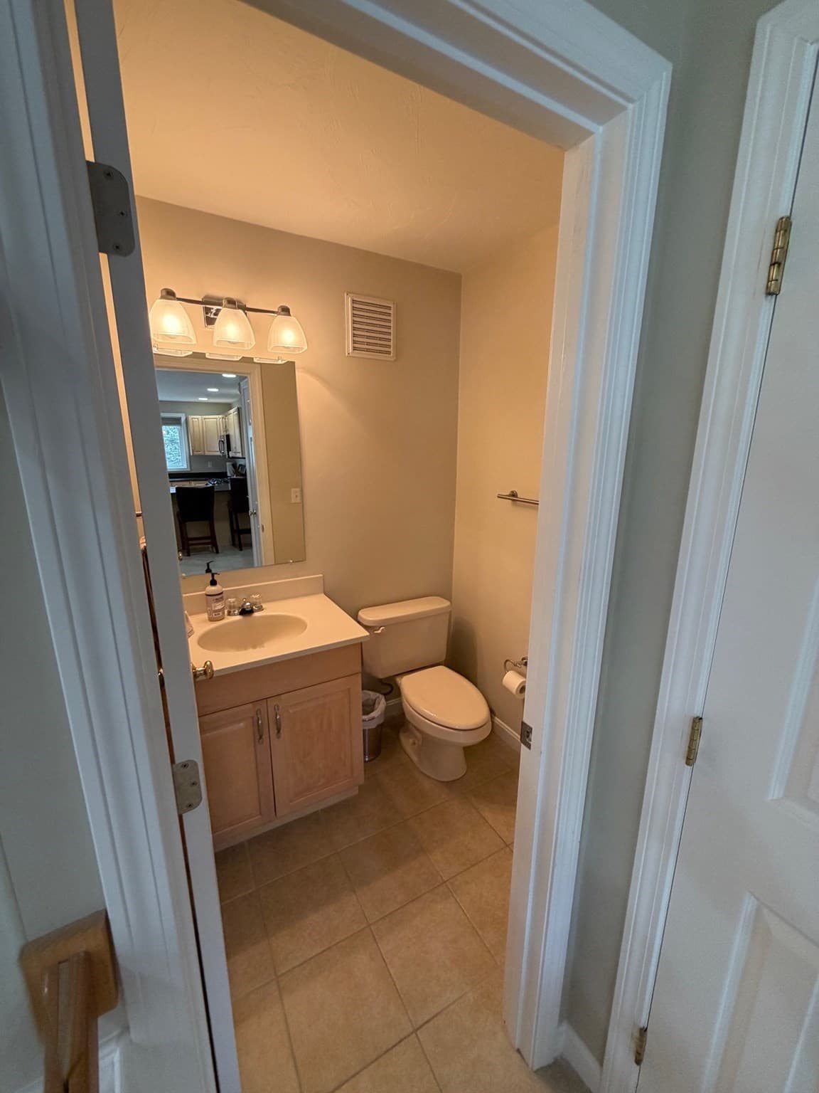 Condominium at 31 America Blvd # 31, Ashland MA 01721, photo 7 of 23
