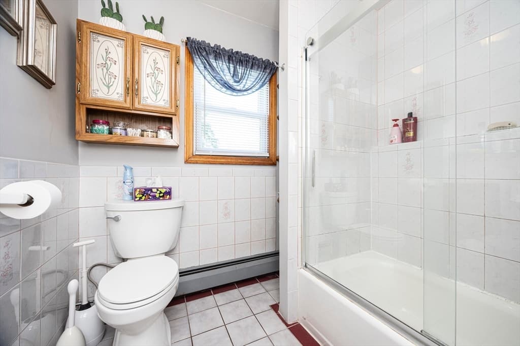 Single Family Residence at 188 Washington St, New Bedford MA 02740, New Bedford, photo 26 of 36