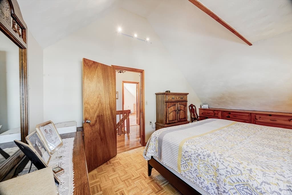 Single Family Residence at 188 Washington St, New Bedford MA 02740, New Bedford, photo 18 of 36