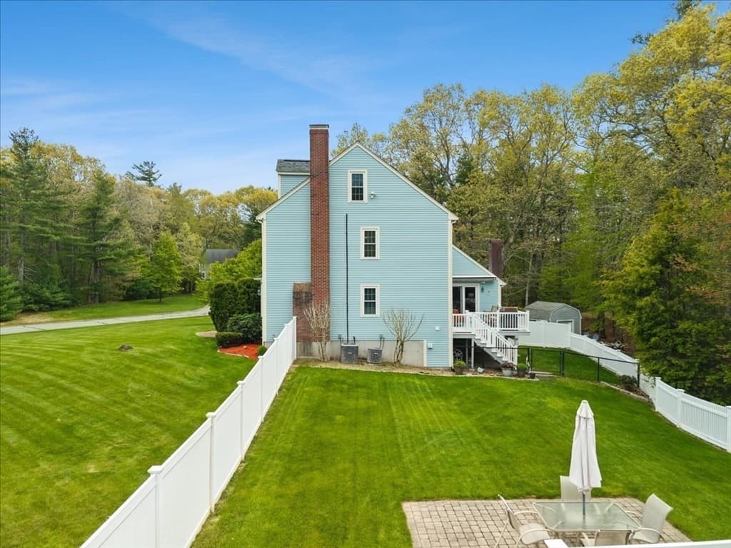 Single Family Residence at 2 Furlong Circle, Lakeville MA 02347, Lakeville, photo 6 of 42
