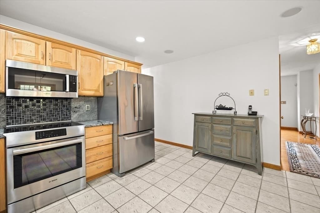 Single Family Residence at 2 Furlong Circle, Lakeville MA 02347, Lakeville, photo 22 of 42