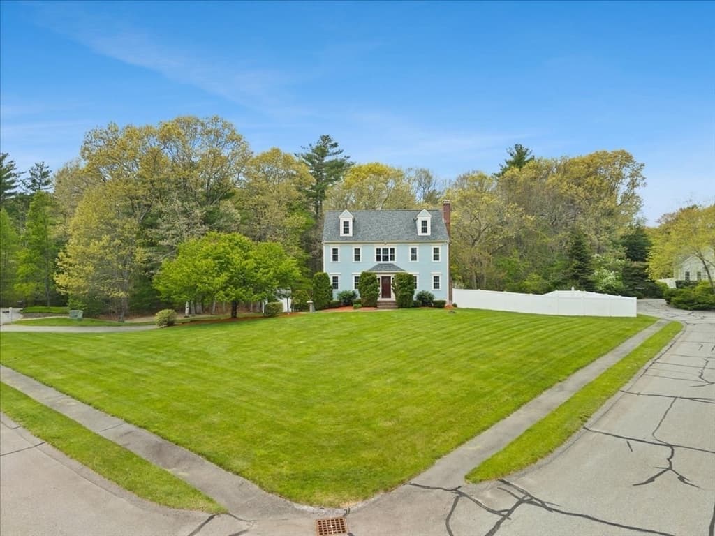 Single Family Residence at 2 Furlong Circle, Lakeville MA 02347, Lakeville, photo 5 of 42
