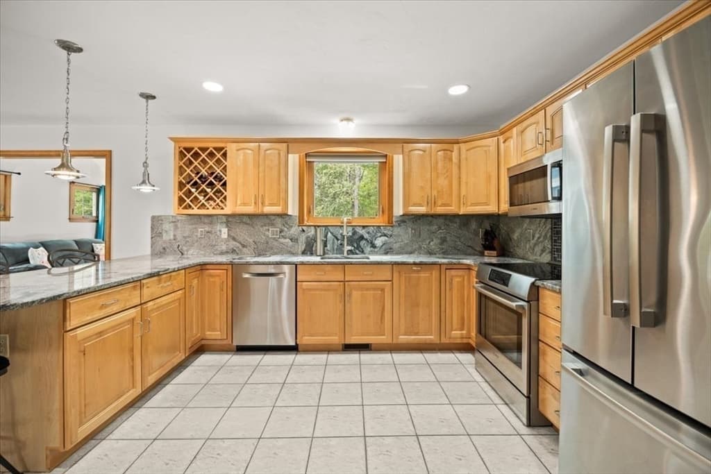 Single Family Residence at 2 Furlong Circle, Lakeville MA 02347, Lakeville, photo 20 of 42