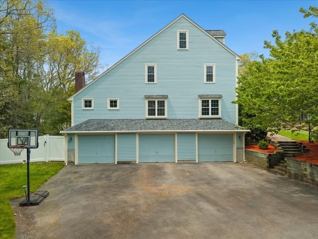 Single Family Residence at 2 Furlong Circle, Lakeville MA 02347, Lakeville, photo 4 of 42