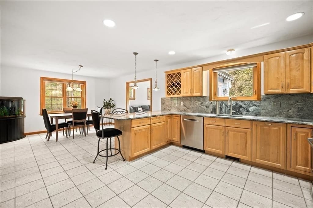 Single Family Residence at 2 Furlong Circle, Lakeville MA 02347, Lakeville, photo 21 of 42