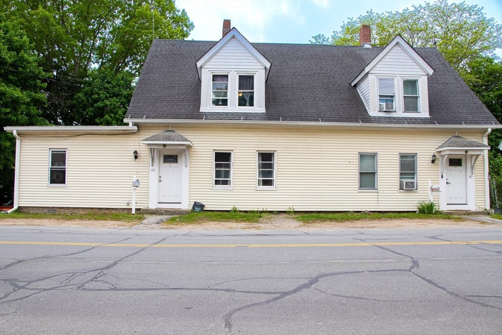 85-87 Slater St, Webster MA 01570