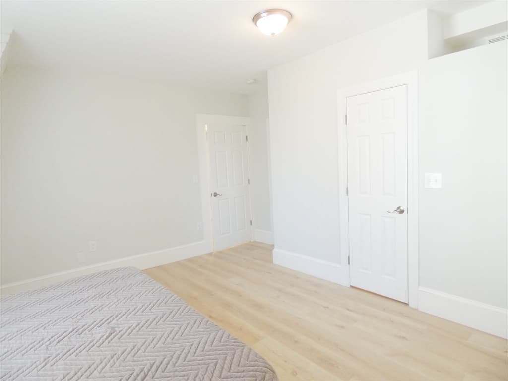 Condominium at 5 Kenwood St # 3, Somerville MA 02144, photo 7 of 33