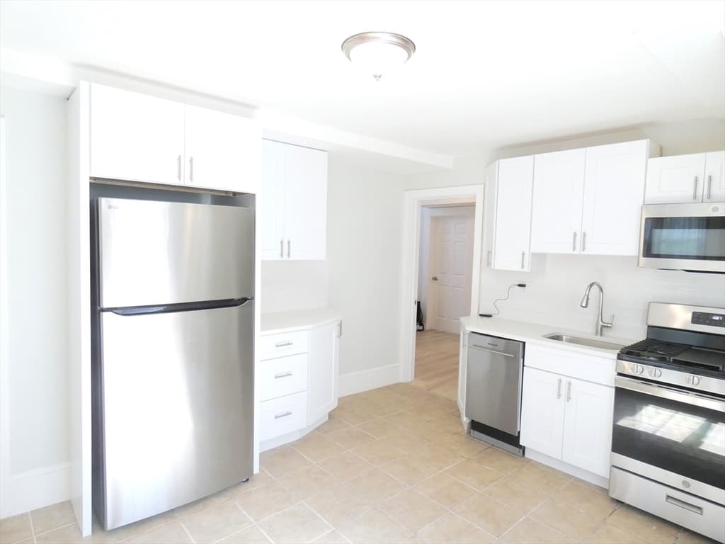 Condominium at 5 Kenwood St # 3, Somerville MA 02144, photo 20 of 33