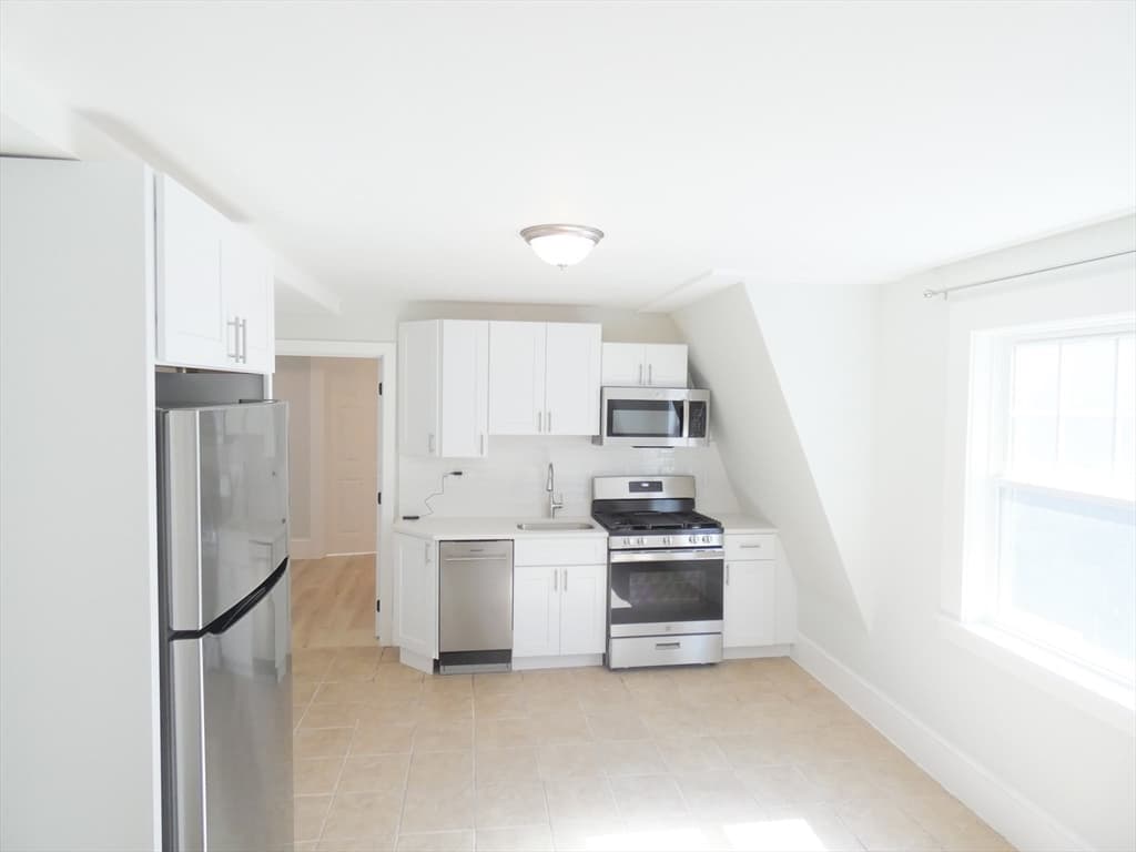 Condominium at 5 Kenwood St # 3, Somerville MA 02144, photo 19 of 33